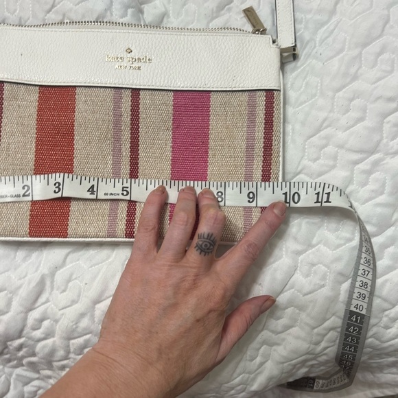 Kate Spade Leila Striped Canvas Triple
Gusset Crossbody White Pink red stripes - Picture 3 of 16